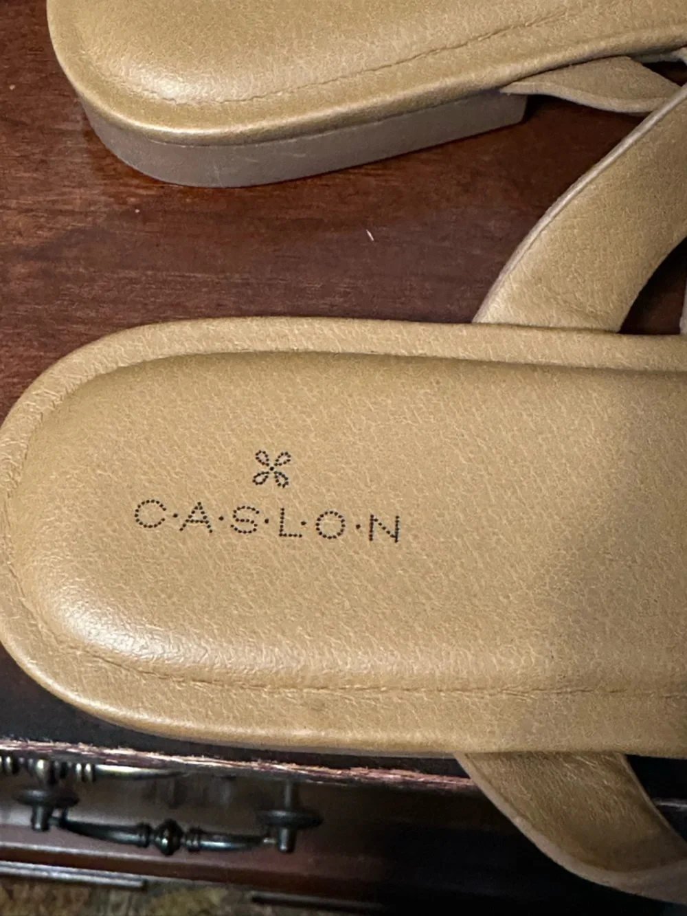 Caslon | Tan Buckle Toe-Post Sandals - Women’s 9 - Picture 10 of 11